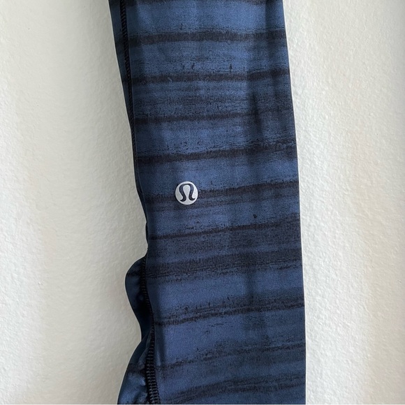 Lululemon Speed Tight III All Full-On Luxtreme
Good Vibes Deep Navy Black Size 2 - Picture 10 of 13